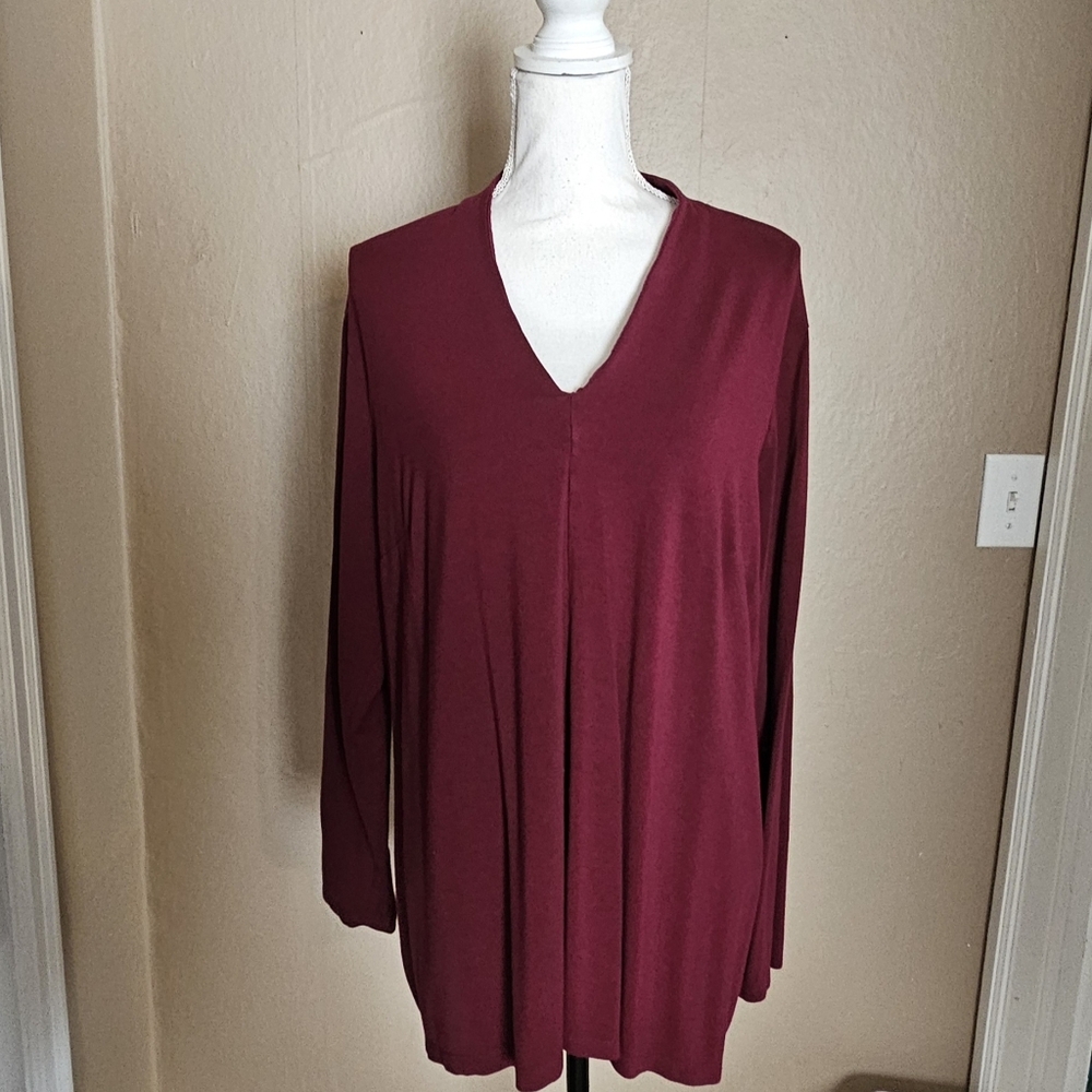 Liz Claiborne Maroon V Neck Tunic